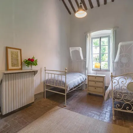 Cosy In Bacchereto With Swimming Pool Карминьяно