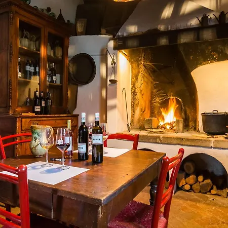 Cosy In Bacchereto With Swimming Pool Карминьяно