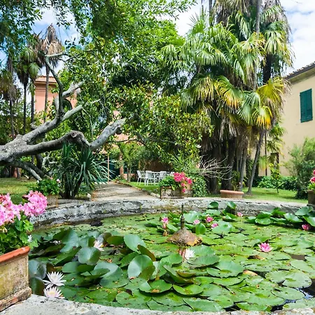 Дом отдыха Cosy In Bacchereto With Swimming Pool
