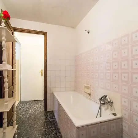 Holiday home Cosy In Bacchereto With Swimming Pool Carmignano