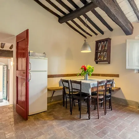 Cosy In Bacchereto With Swimming Pool